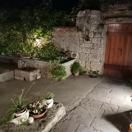 Front A Stone Throw Away From The Sea Villa *
