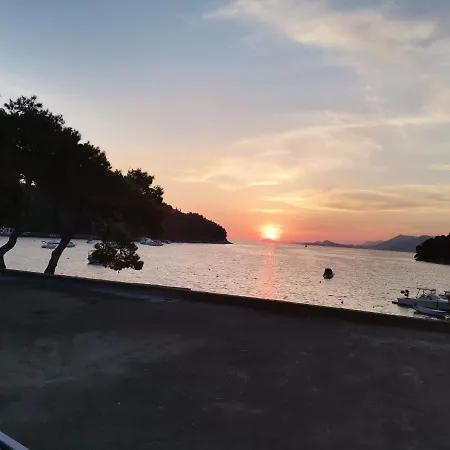 Villa Front A Stone Throw Away From The Sea Cavtat
